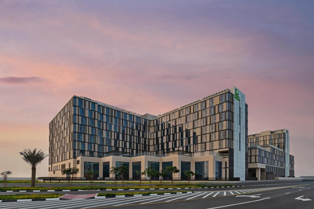 Holiday Inn Dubai Al-Maktoum Airport, an IHG Hotel Bagian luar foto