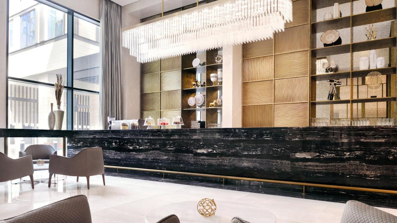 Holiday Inn Dubai Al-Maktoum Airport, an IHG Hotel Bagian luar foto