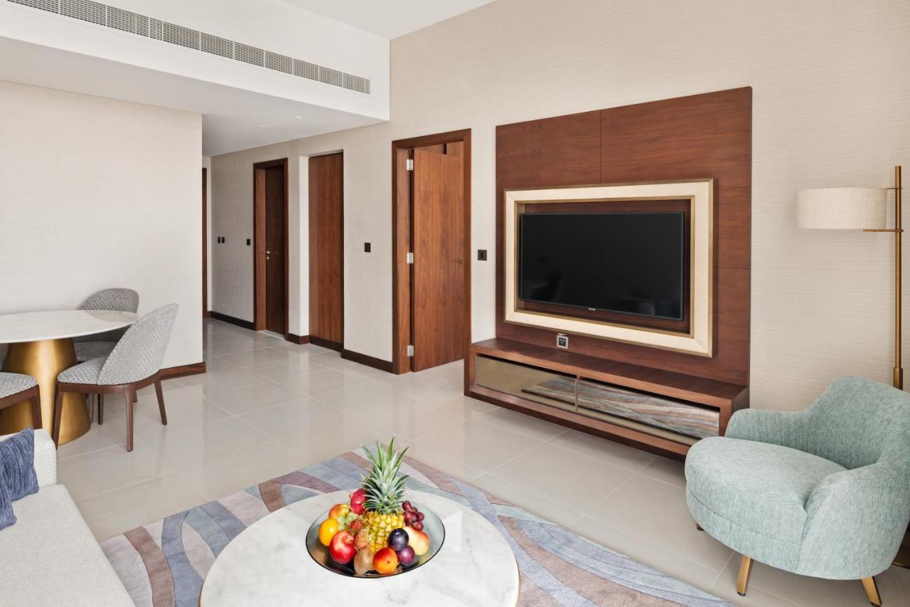 Holiday Inn Dubai Al-Maktoum Airport, an IHG Hotel Bagian luar foto